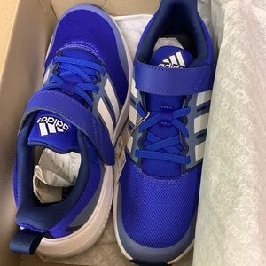 adidas kids shoee size 3
